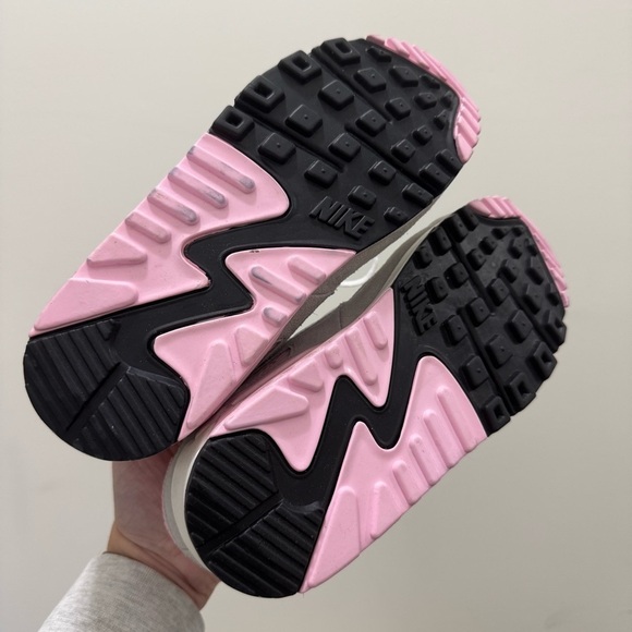 Nike Air Max 90 Preschool Girls Nike Air Max 90 Gray & Pink Athletic Sneakers 7